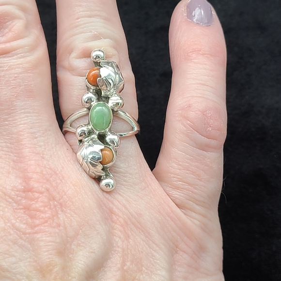 Vintage Native American Sterling Turquoise Coral Ring Leaf and Raindrops Design - Picture 5 of 11